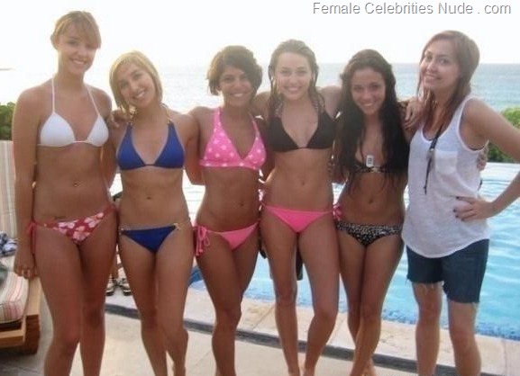 miley_cyrus_bikini_buddies_vWyUukq